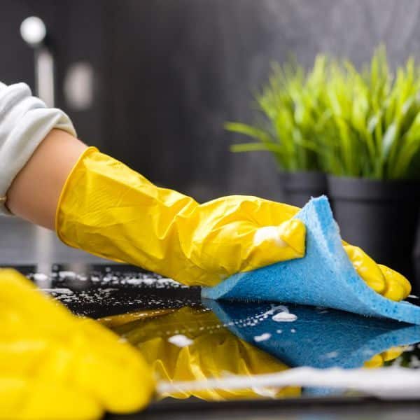 Cleaning-03-square-8e2efd227b82af6d815be01e4ca2b18f-z5wx2poa1j4s